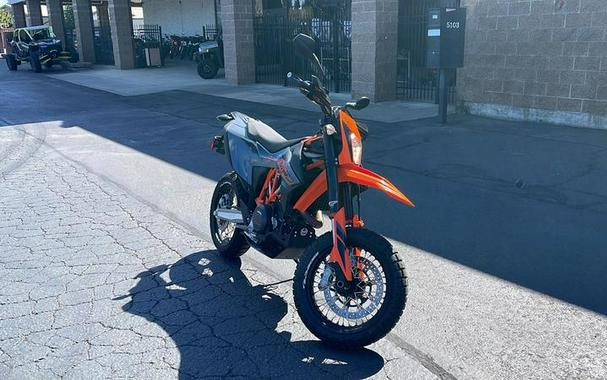 2022 KTM 690 SMC R