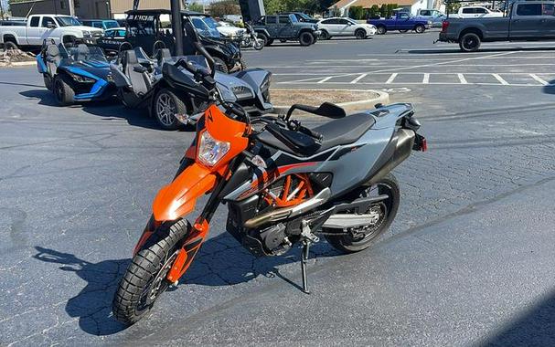 2022 KTM 690 SMC R