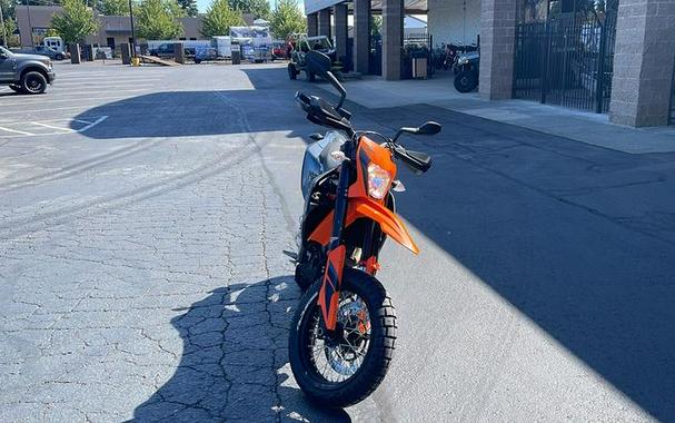 2022 KTM 690 SMC R