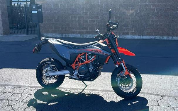 2022 KTM 690 SMC R