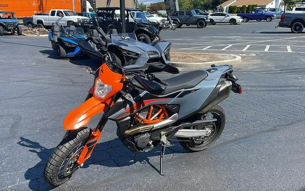 2022 KTM 690 SMC R