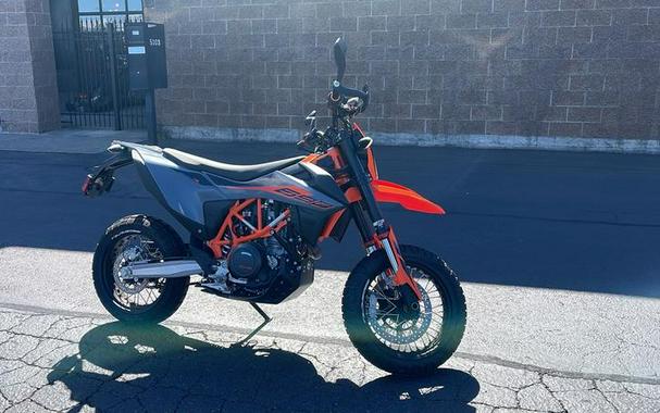 2022 KTM 690 SMC R