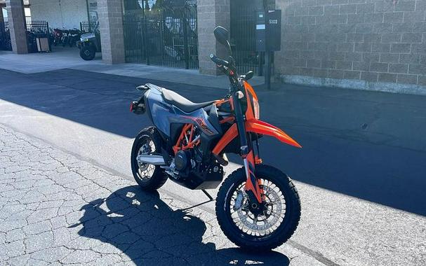 2022 KTM 690 SMC R