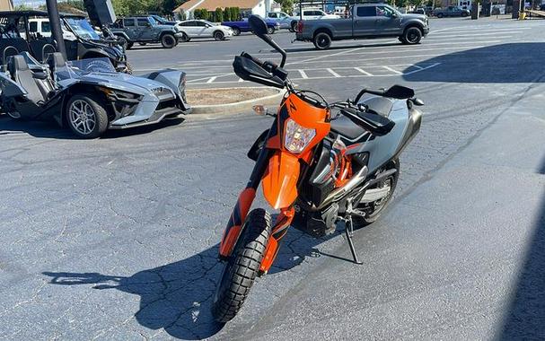 2022 KTM 690 SMC R