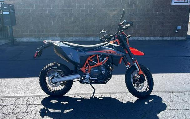 2022 KTM 690 SMC R