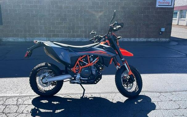 2022 KTM 690 SMC R