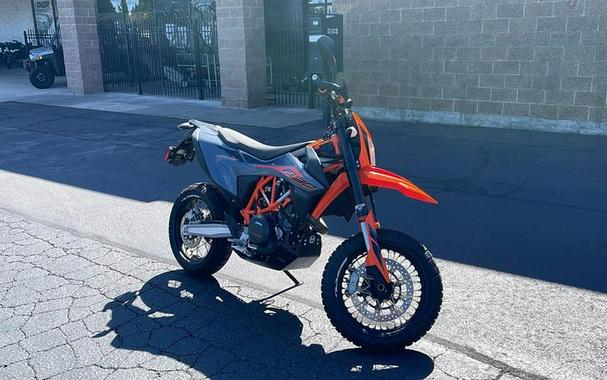 2022 KTM 690 SMC R