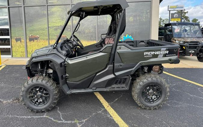 2025 Honda Pioneer 1000 Deluxe