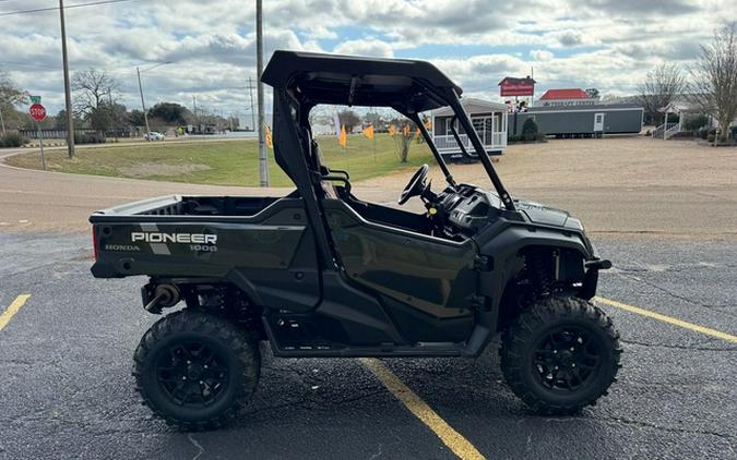 2025 Honda Pioneer 1000 Deluxe