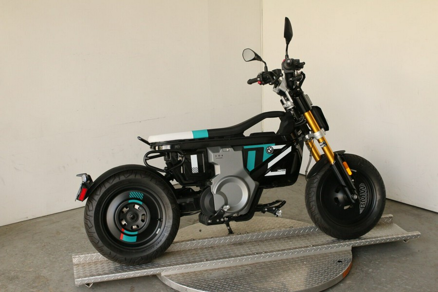2024 BMW CE 02