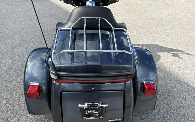 2015 Harley-Davidson® Tri Glide® Ultra Custom Colour Black Magic