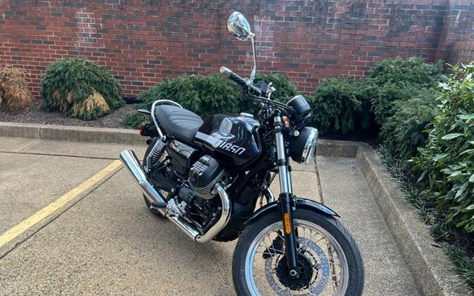 2024 Moto Guzzi V7 Special