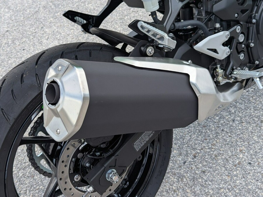 2025 Kawasaki Ninja 500 KRT Edition