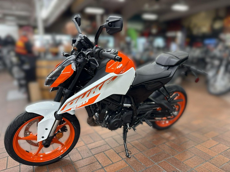 2024 KTM 250 DUKE