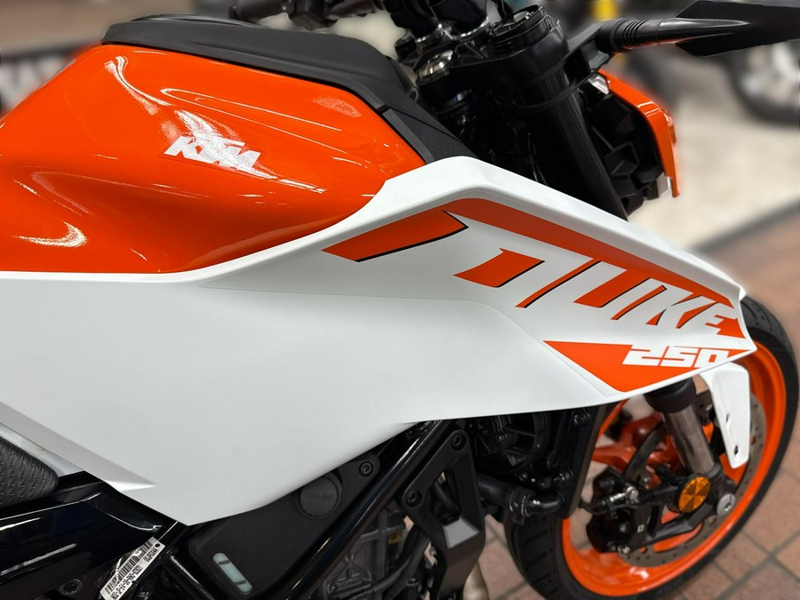 2024 KTM 250 DUKE