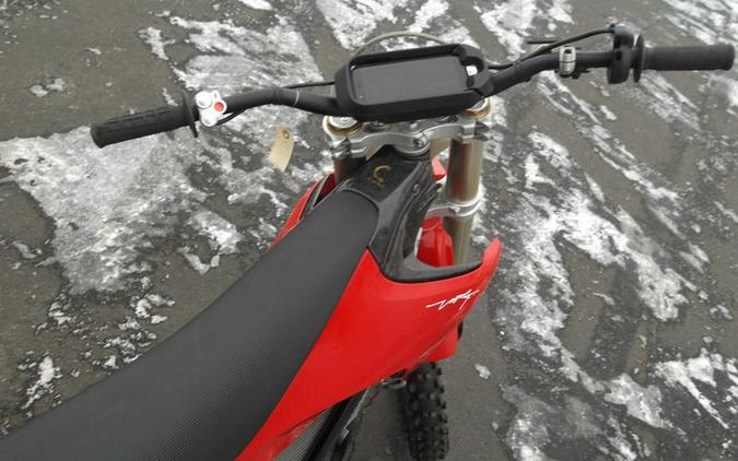 2023 Stark Stark VARG MX 19"_60HP