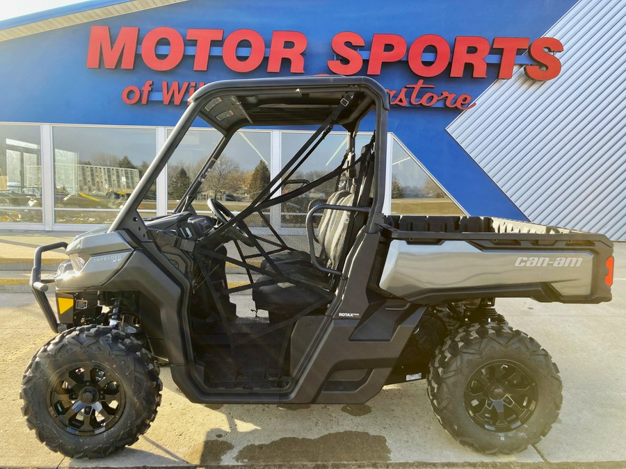 2024 Can-Am Defender XT HD9
