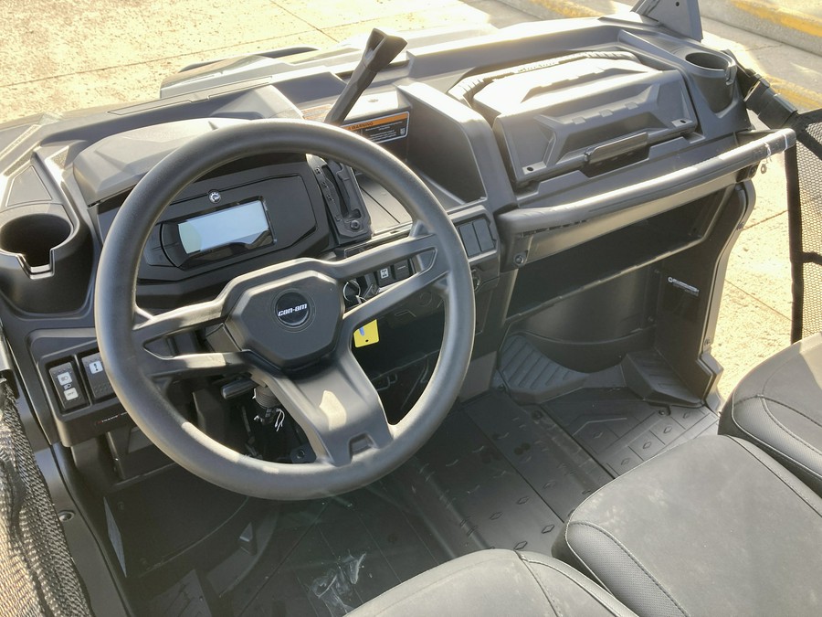 2024 Can-Am Defender XT HD9