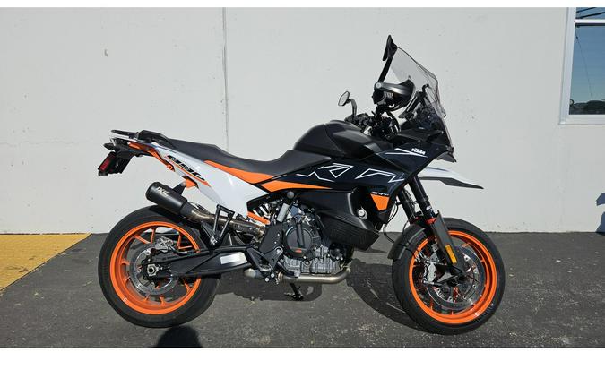 2024 KTM 890 SMT