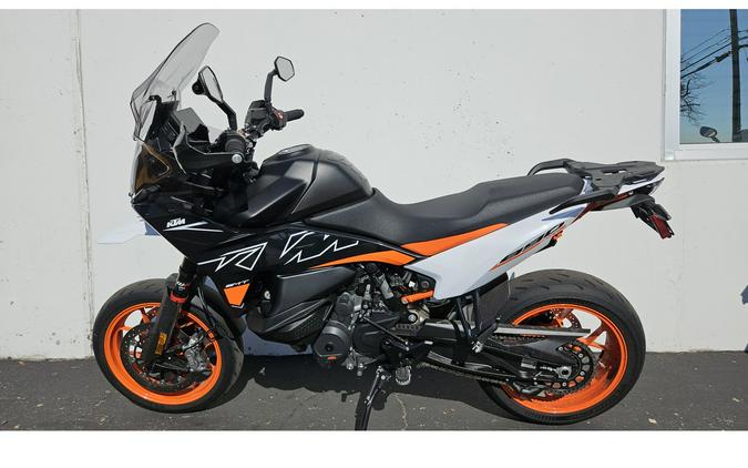 2024 KTM 890 SMT