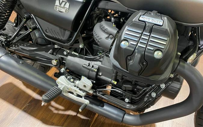 2022 Moto Guzzi V7 Stone