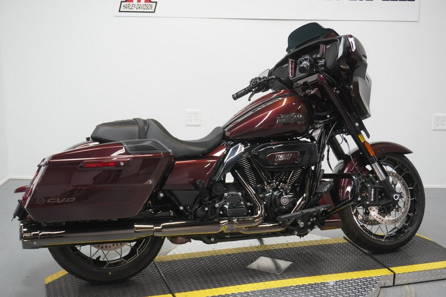 2024 Harley-Davidson® CVO™ Street Glide® Copperhead