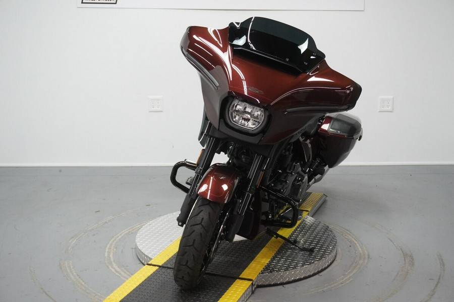 2024 Harley-Davidson® CVO™ Street Glide® Copperhead