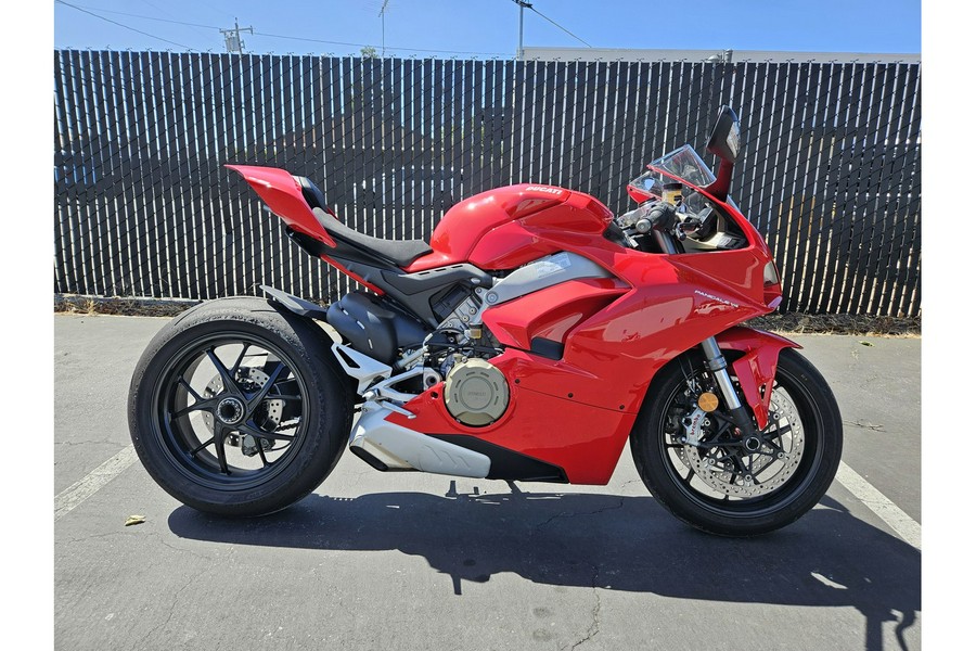 2018 Ducati PANIGALE V4 S