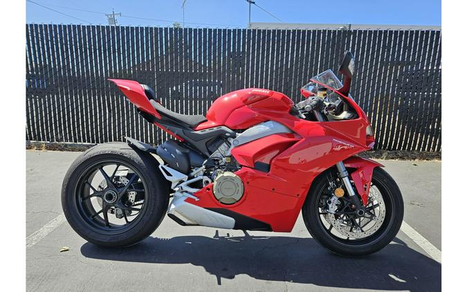 2018 Ducati PANIGALE V4 S