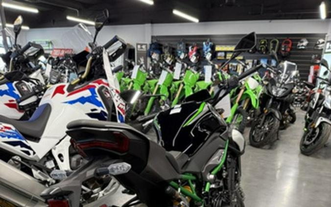 2025 Kawasaki Z900 SE ABS