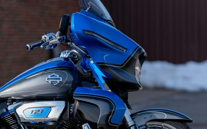 Harley-Davidson® CVO Street Glide Limited 2026 FLHXLSE 0034608041 ELECTRIC COAST W/ PINSTRIPE