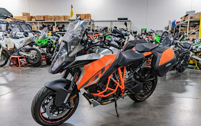 2017 KTM 1290 Super Duke GT