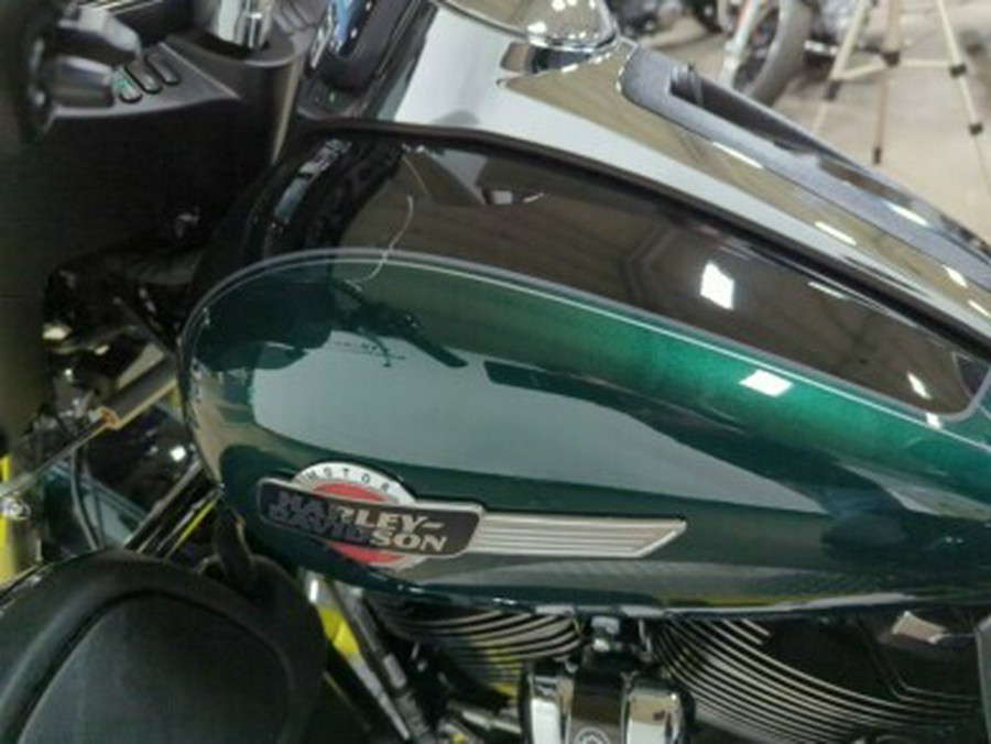 2024 Harley-Davidson Tri Glide Ultra Alpine Green / Vivid Black