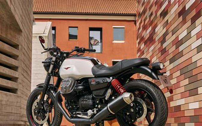 2024 Moto Guzzi V7 Stone Ten