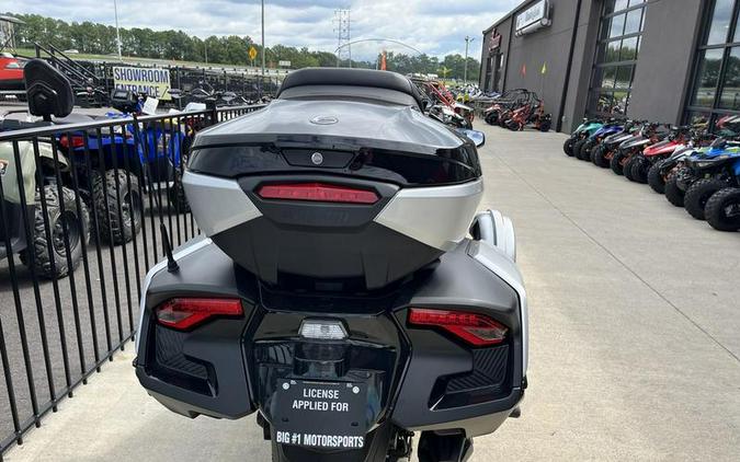 2022 Can-Am® Spyder RT Limited Dark Wheels