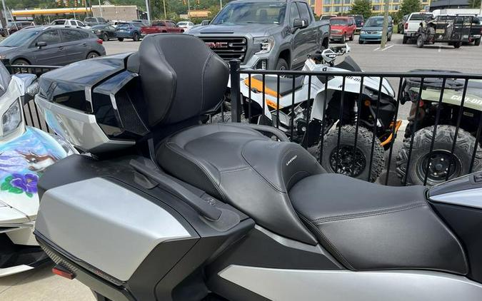 2022 Can-Am® Spyder RT Limited Dark Wheels