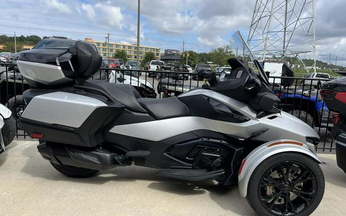 2022 Can-Am® Spyder RT Limited Dark Wheels