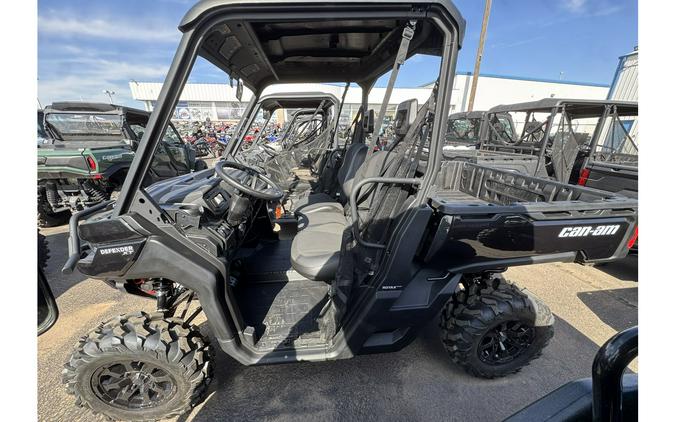 2025 Can-Am SSV DEF XT 64 HD10 BK 25 XT HD10
