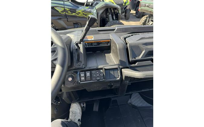 2025 Can-Am SSV DEF XT 64 HD10 BK 25 XT HD10
