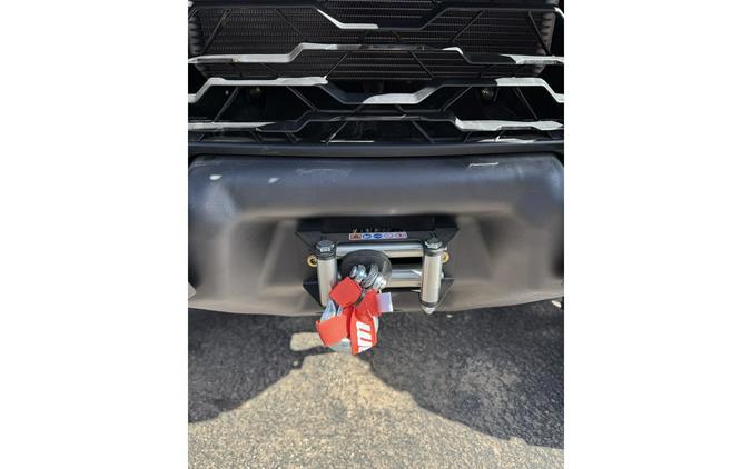 2025 Can-Am SSV DEF XT 64 HD10 BK 25 XT HD10