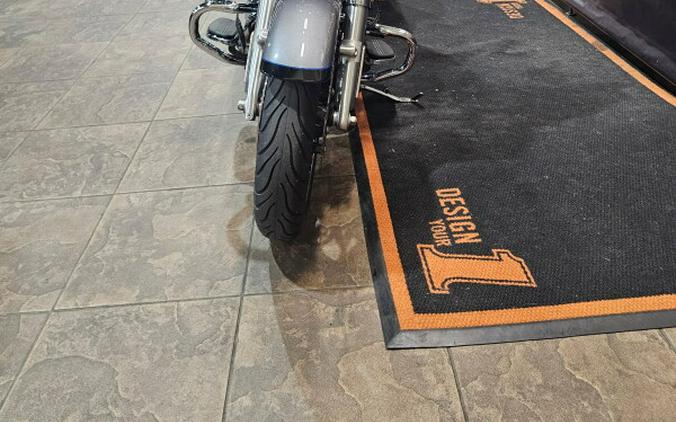 2021 Harley-Davidson® Street Glide® Special GAUNT GRY MET/VIV BK W/12 D