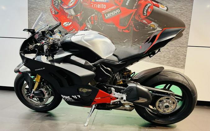 2022 Ducati Panigale V4 SP Winter Test Livery