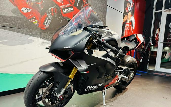 2022 Ducati Panigale V4 SP Winter Test Livery