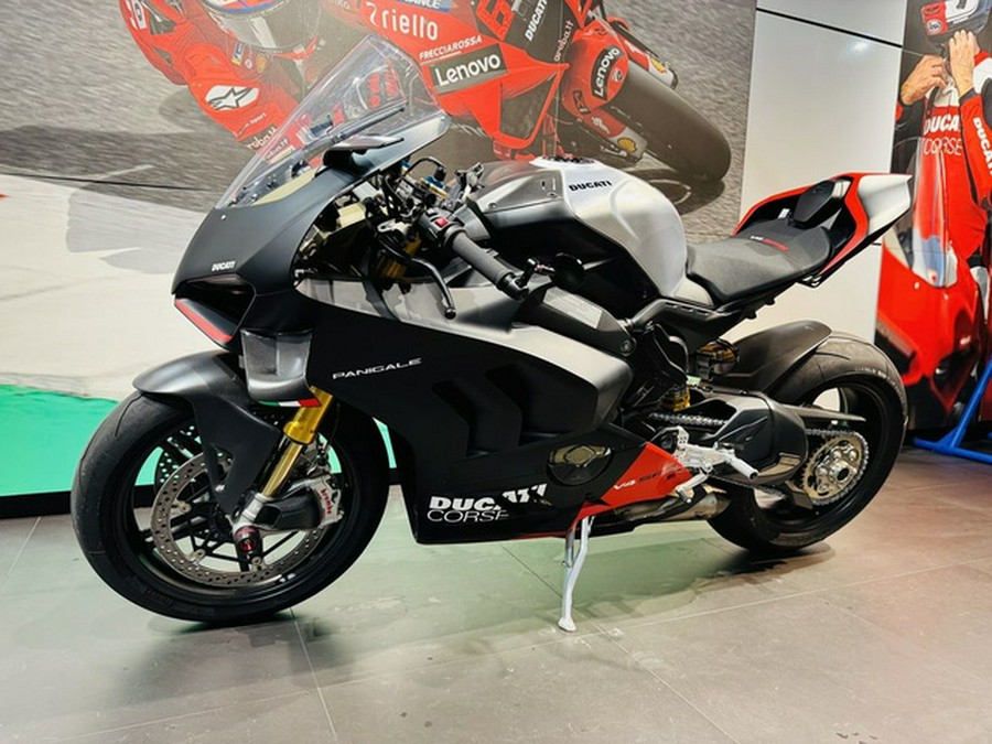2023 Ducati Panigale V4 SP Winter Test Livery
