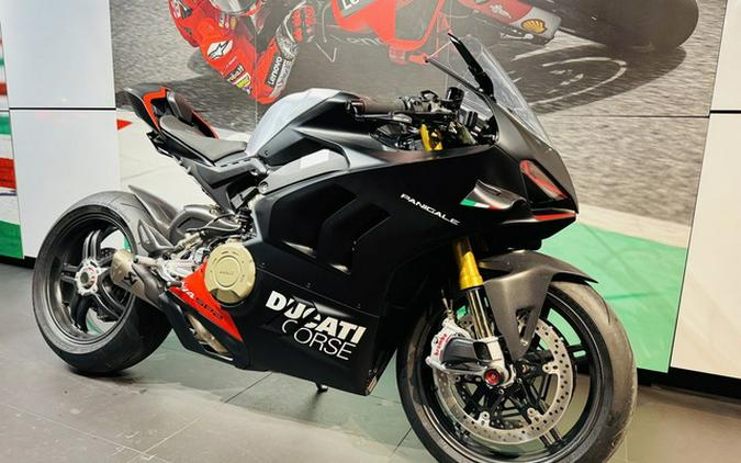 2022 Ducati Panigale V4 SP Winter Test Livery