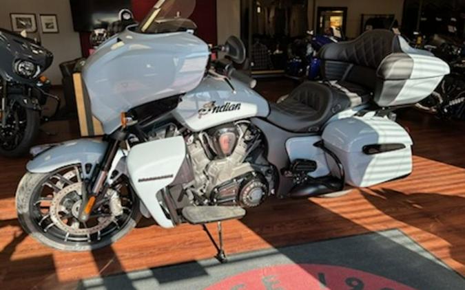 2025 Indian Motorcycle® Roadmaster® PowerPlus Dark Horse® 112 Storm Gray