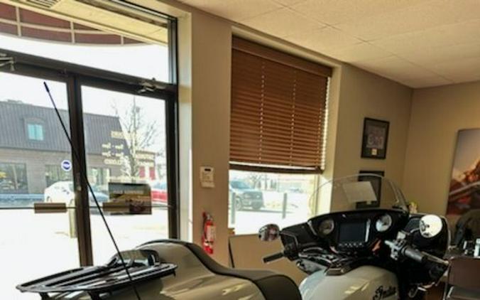 2025 Indian Motorcycle® Roadmaster® PowerPlus Dark Horse® 112 Storm Gray