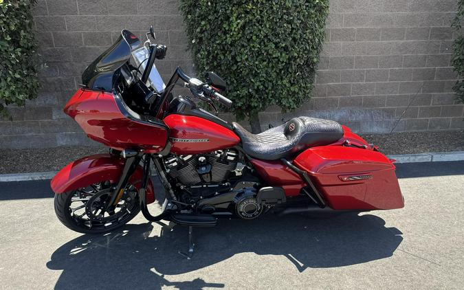 FLTRXS 2018 Road Glide® Special