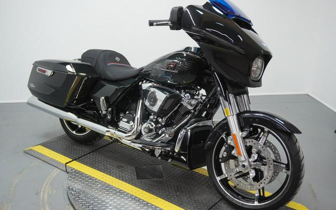 2026 Harley-Davidson® Street Glide® Midnight Ember Chrome Trim