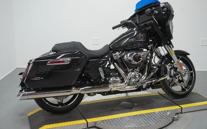 2026 Harley-Davidson® Street Glide® Midnight Ember Chrome Trim